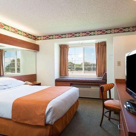 Microtel Inn And Suites Pueblo Dış mekan fotoğraf